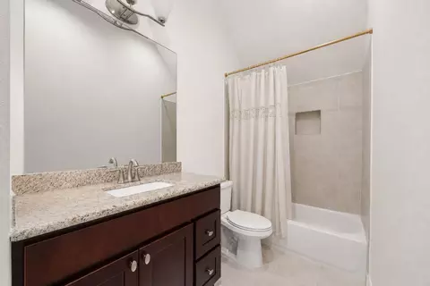 Bath - 1902 1904 Boulder Ridge Dr, Conroe, TX 77304 photo 5 of 5