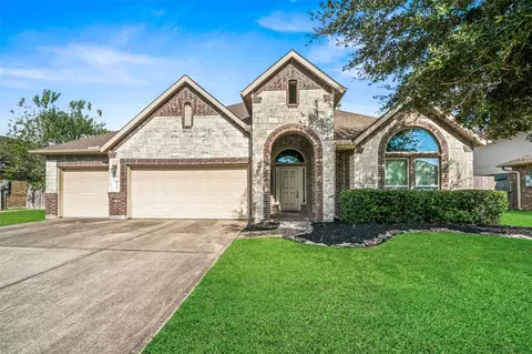11719 Eagle Ridge Dr, Mont Belvieu, TX 77535