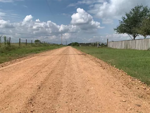 4314 Orange Hill Rd, Sealy, TX 77474