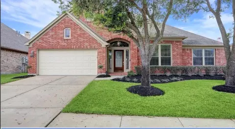 13301 Ravenlake Dr, Pearland, TX 77584