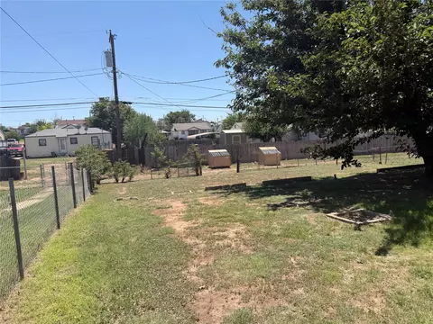 Exterior - 917 Nelson St, Borger, TX 79007 photo 6 of 6