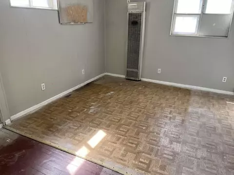 Living - 917 Nelson St, Borger, TX 79007 photo 2 of 2