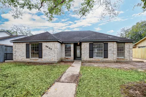 9907 Greencreek Dr, Houston, TX 77070