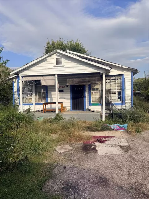 8123 Gladstone St, Houston, TX 77051
