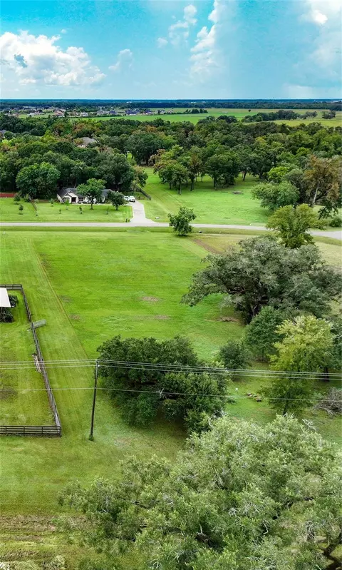 802 Comanche Trail Dr, Rosharon, TX 77583