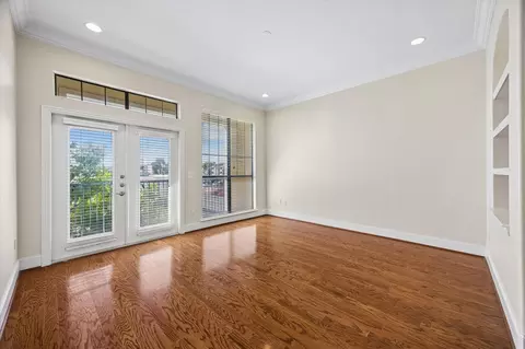 2120 Kipling St #207, Houston, TX 77098