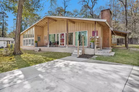 5721 Cessna Dr, Montgomery, TX 77316