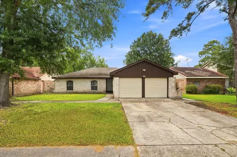 5531 Maplegate Dr, Spring, TX 77373