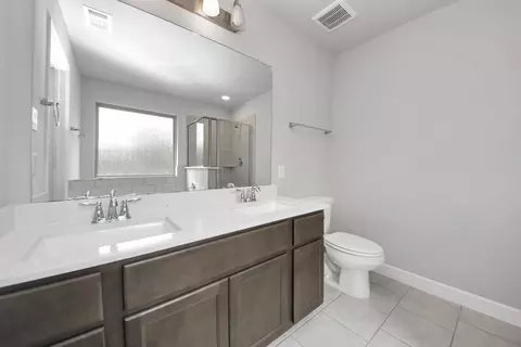 Bath - 196 Chestnut Meadow Dr, Conroe, TX 77384 photo 6 of 7