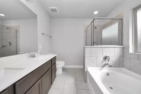 Bath - 196 Chestnut Meadow Dr, Conroe, TX 77384 photo 5 of 7