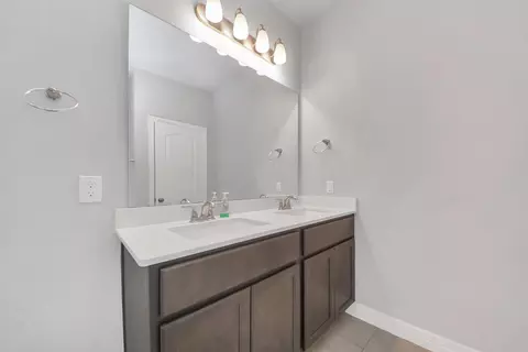 Bath - 196 Chestnut Meadow Dr, Conroe, TX 77384 photo 4 of 7