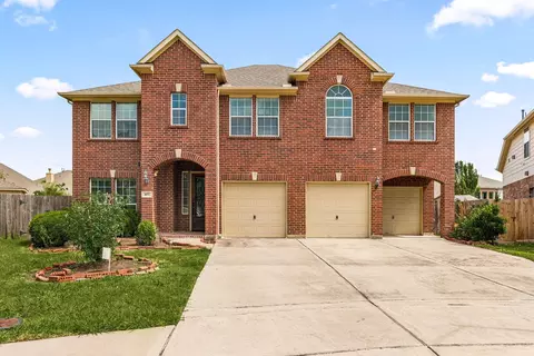 407 Whitney Oaks Ln, Stafford, TX 77477
