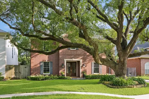 5003 Imperial St, Bellaire, TX 77401