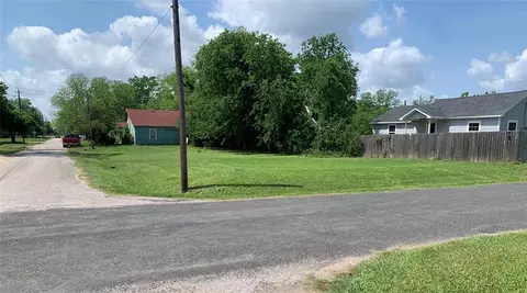 1403 Bailey St, Wharton, TX 77488 photo 4