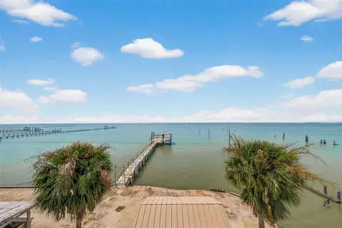 5106 Bayside Dr, Baytown, TX 77523