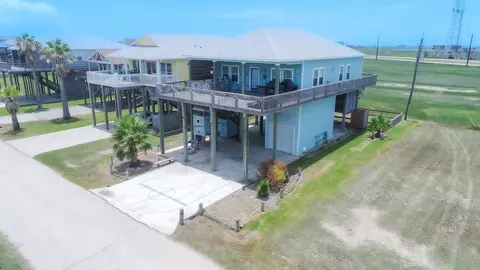 13231 Jolly Roger Dr, Freeport, TX 77541