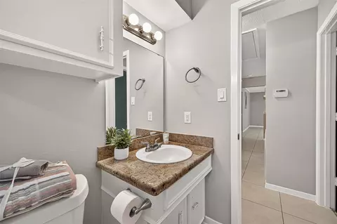 Bath - 24114 Spring Briar Ln, Spring, TX 77373 photo 2 of 7