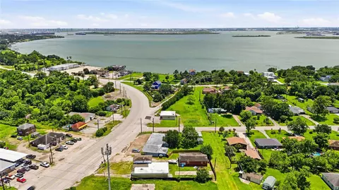 6105 Bayway Dr, Baytown, TX 77520