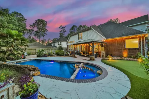 63 Silver Bayou Ct, Conroe, TX 77384