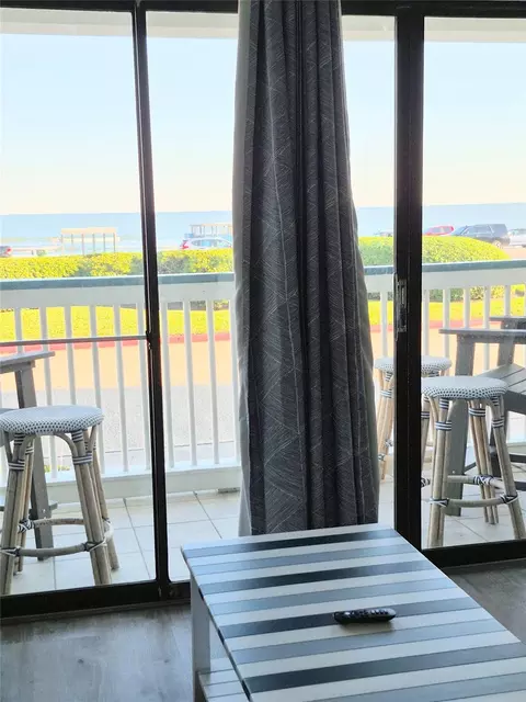 6102 Seawall Blvd #100, Galveston, TX 77551