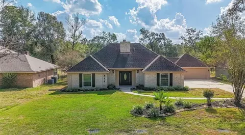 828 Stone Mountain Dr, Conroe, TX 77302