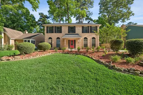 2710 Golden Leaf Dr, Kingwood, TX 77339