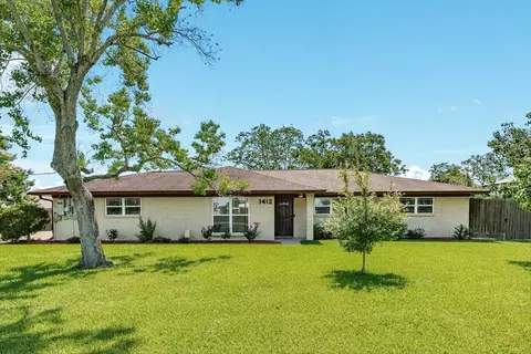 1412 Buchta Rd, Angleton, TX 77515