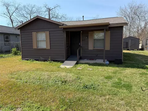 8125 Shotwell St, Houston, TX 77016