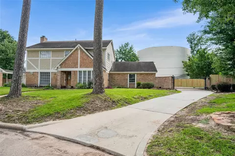 12715 Big Stone Dr, Houston, TX 77066