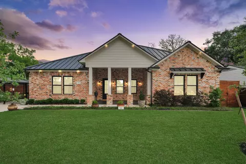 511 Kyle St, Sugar Land, TX 77478