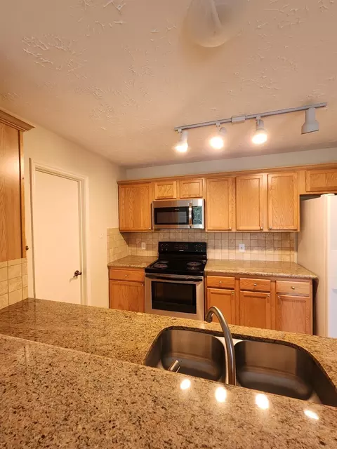 8051 Bay Branch Dr #2, The Woodlands, TX 77382