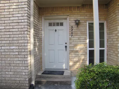 7575 Cambridge St #3207, Houston, TX 77054