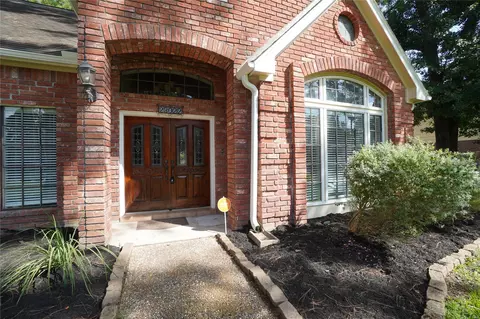 Exterior - 23022 Hampton Forest Ln, Spring, TX 77389 photo 4 of 7