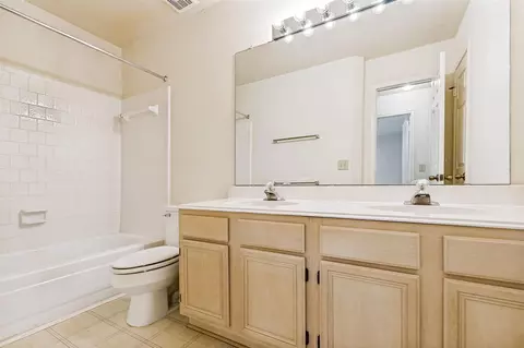 Bath - 2 Windledge Pl, Spring, TX 77381 photo 4 of 4