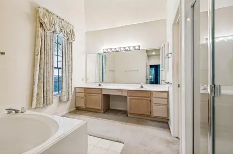 Bath - 2 Windledge Pl, Spring, TX 77381 photo 2 of 4