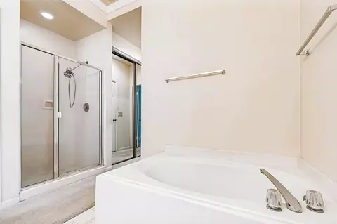 Bath - 2 Windledge Pl, Spring, TX 77381 photo 3 of 4