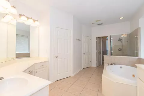 Bath - 8503 Glenn Leigh Dr, Spring, TX 77379 photo 2 of 5