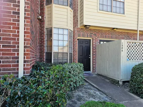 2121 El Paseo St #1306, Houston, TX 77054