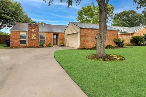 625 S Remington Dr, Angleton, TX 77515