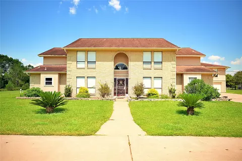 8033 Mchard Rd, Pearland, TX 77581