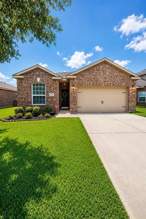 5115 Harbor Palm Dr, Richmond, TX 77469