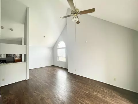14550 Fonmeadow Dr #806, Houston, TX 77035