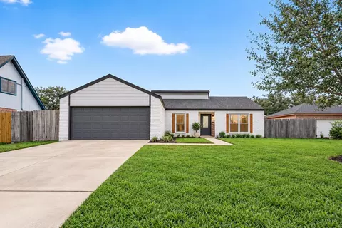 13110 Naples Ln, Stafford, TX 77477
