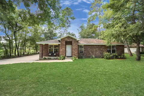 711 Pinewood Dr, Conroe, TX 77385