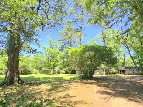 405 N Grace St, Crockett, TX 75835