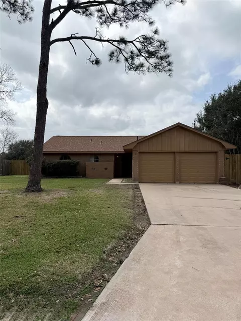 3808 Holly Gln, Bay City, TX 77414
