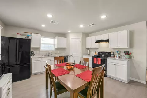 Kitchen - 1620 23rd St, Hempstead, TX 77445 photo 1 of 1