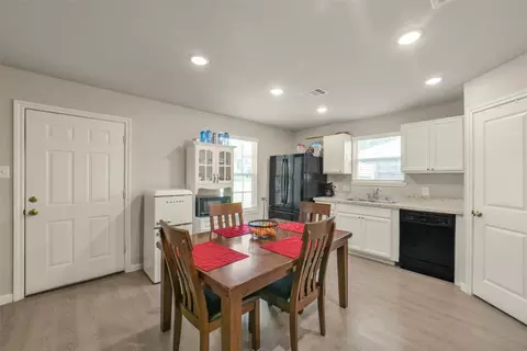 Dining - 1620 23rd St, Hempstead, TX 77445 photo 1 of 1