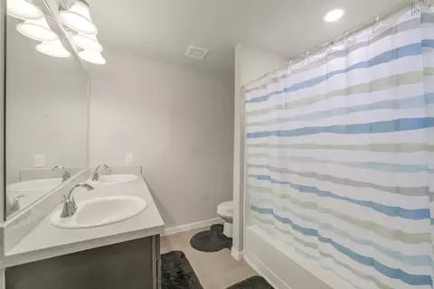 Bath - 1620 23rd St, Hempstead, TX 77445 photo 1 of 2