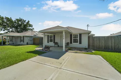 Exterior - 1620 23rd St, Hempstead, TX 77445 photo 1 of 2